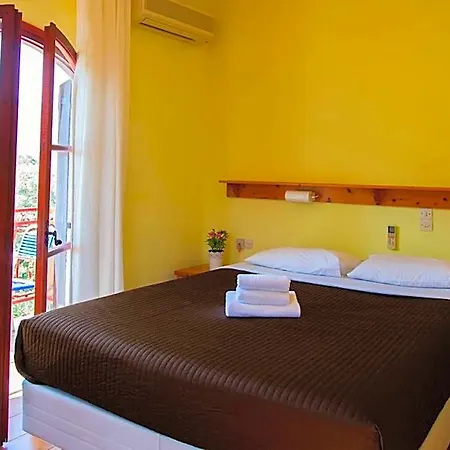 Mikra Otel Galatás